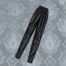 Load image into Gallery viewer, Black Synthetic Leather Lined Pants / M