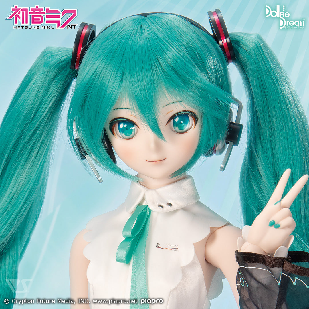 DD Hatsune Miku NT – Sakura Dreams: Dollfie Dream® Friend Shop